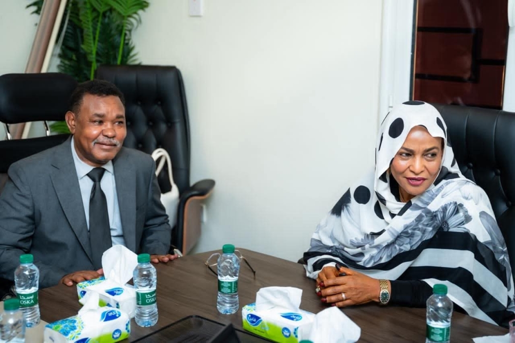 محافظ بنك السودان المركزي تلتقي مديري الإدارات العامة والفروع بالبنك