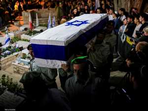 إسرائيل تتعرف على هوية رهينتين إسرائيليين تسلمت جثتيهما أمس