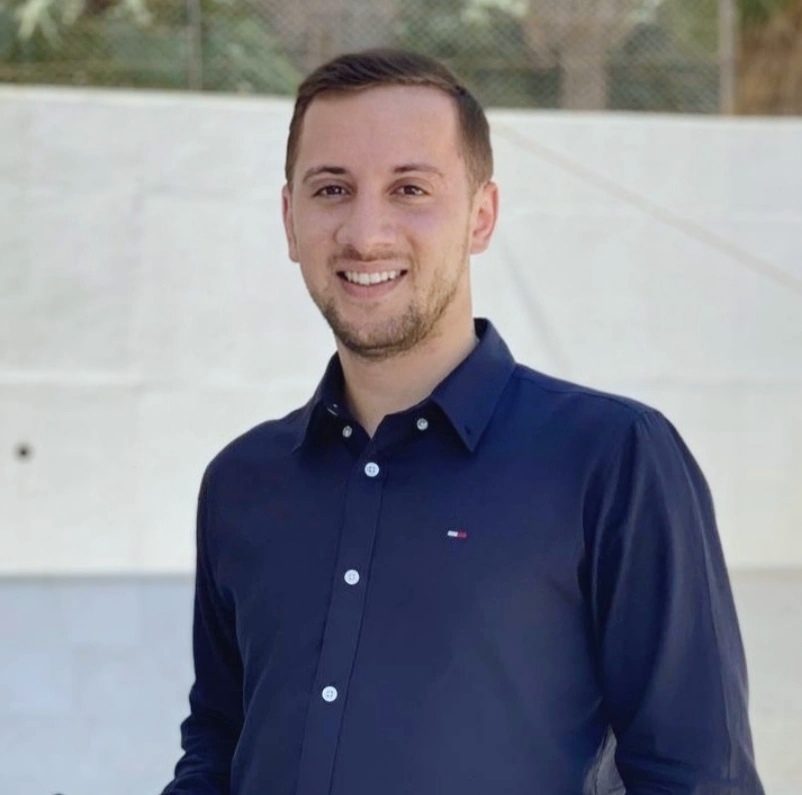 د. بزبز يكتب ، المدير ... قائد لا يتكرر .