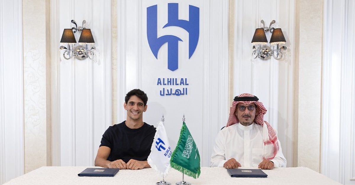 الهلال يجدد عقد بونو ويغرد: مرمانا آمن حتى عام 2028