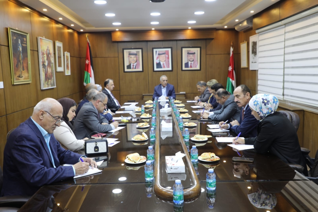 الشرفات: المحافظون يرون بأن الثقافة الوطنيّة والسياسة صنوان لا يفترقان...صور