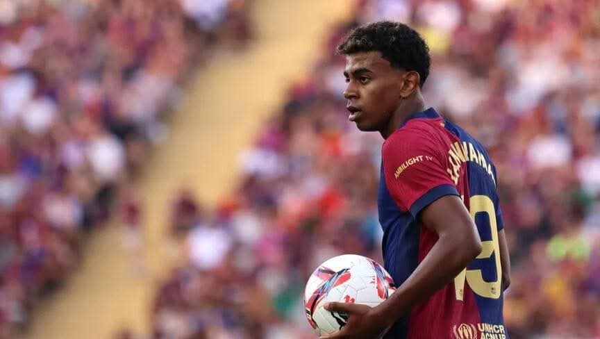 لامين يامال يمتنع عن توقيع قمصان تحمل اسمه