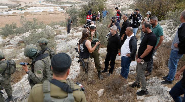 بالتزامن مع موسم الزيتون.. تصاعد اعتداءات المستوطنين وجيش الاحتلال بالضفة الغربية