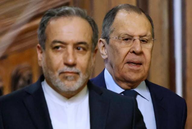 خلاف علني بين لافروف وظريف بسبب ”فخ سناب باك” يهز الدبلوماسية الإيرانية الروسية