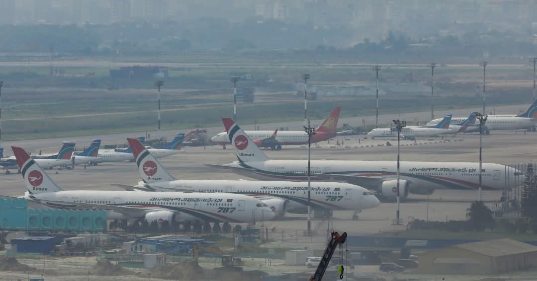 استئناف الرحلات بمطار دكا الدولي في بنغلاديش بعد توقفها بسبب حريق ضخم