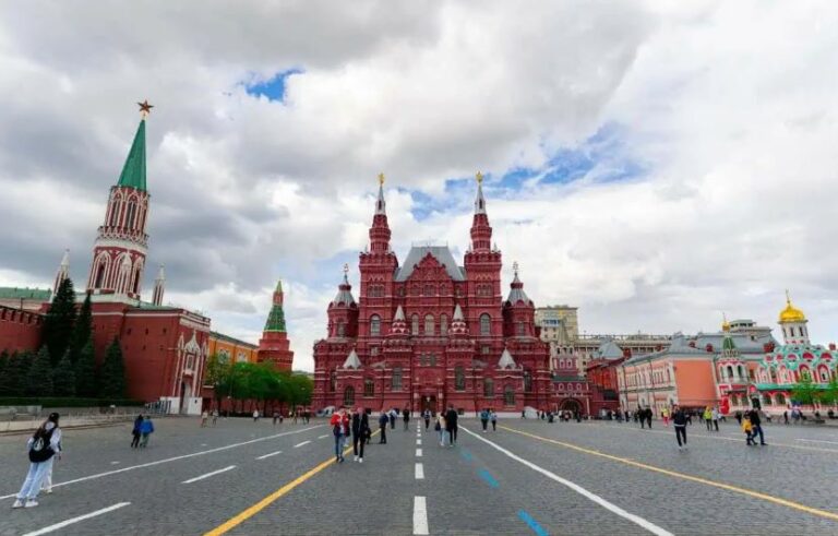 موسكو: الدول الأوروبية الأعضاء في حلف الناتو تستعد للحرب