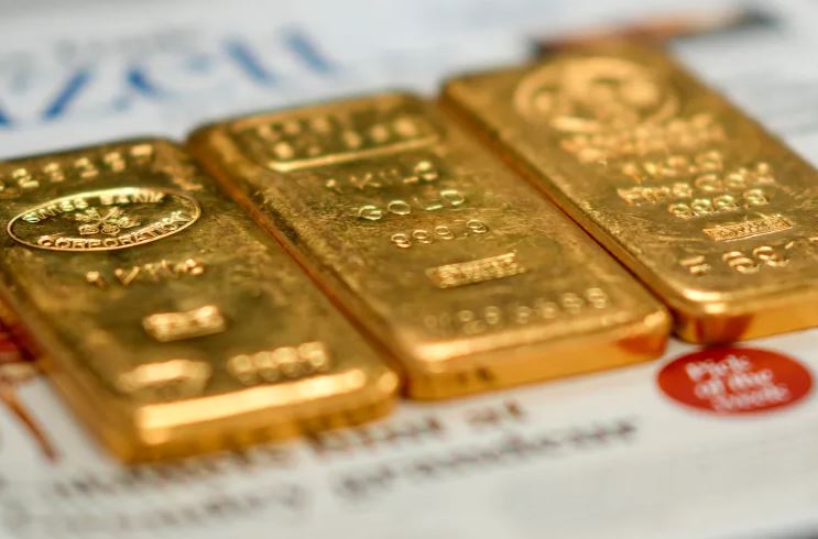 الذهب يتراجع عن مستوياته القياسية مع جني المستثمرين الأرباح