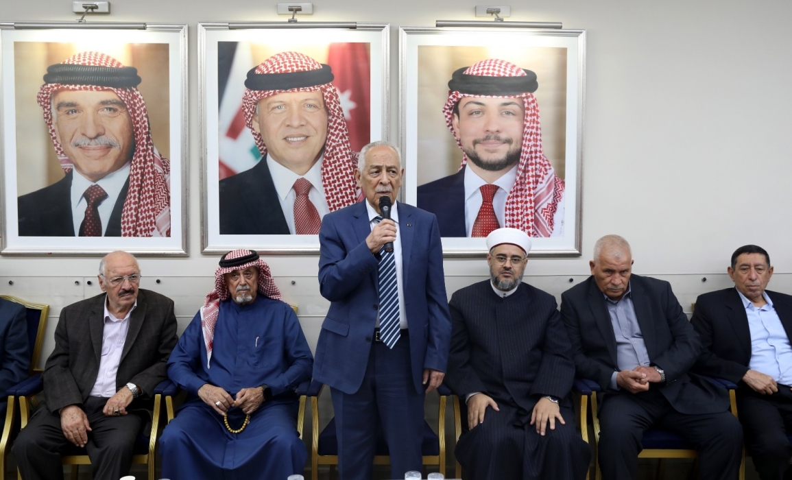 مندوبا عن الملك وولي العهد. العيسوي يعزي عشائر أبو الغنم والمبيضين والجندي...صور