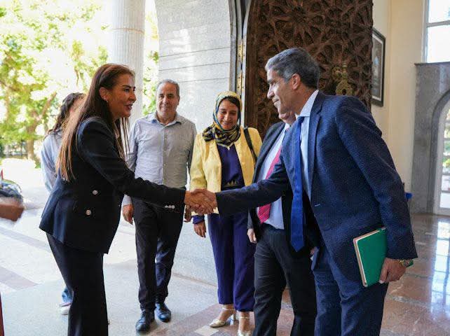 سفيرة الأردن بالمغرب تبحث تعزيز التعاون مع مجلس جهة فاس لمعرض أردني–مغربي للصناعات التقليدية