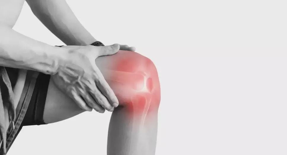 بدون أدوية.. مشروب يومي يعيد لمفاصلك الحيوية ويقضي على الألم