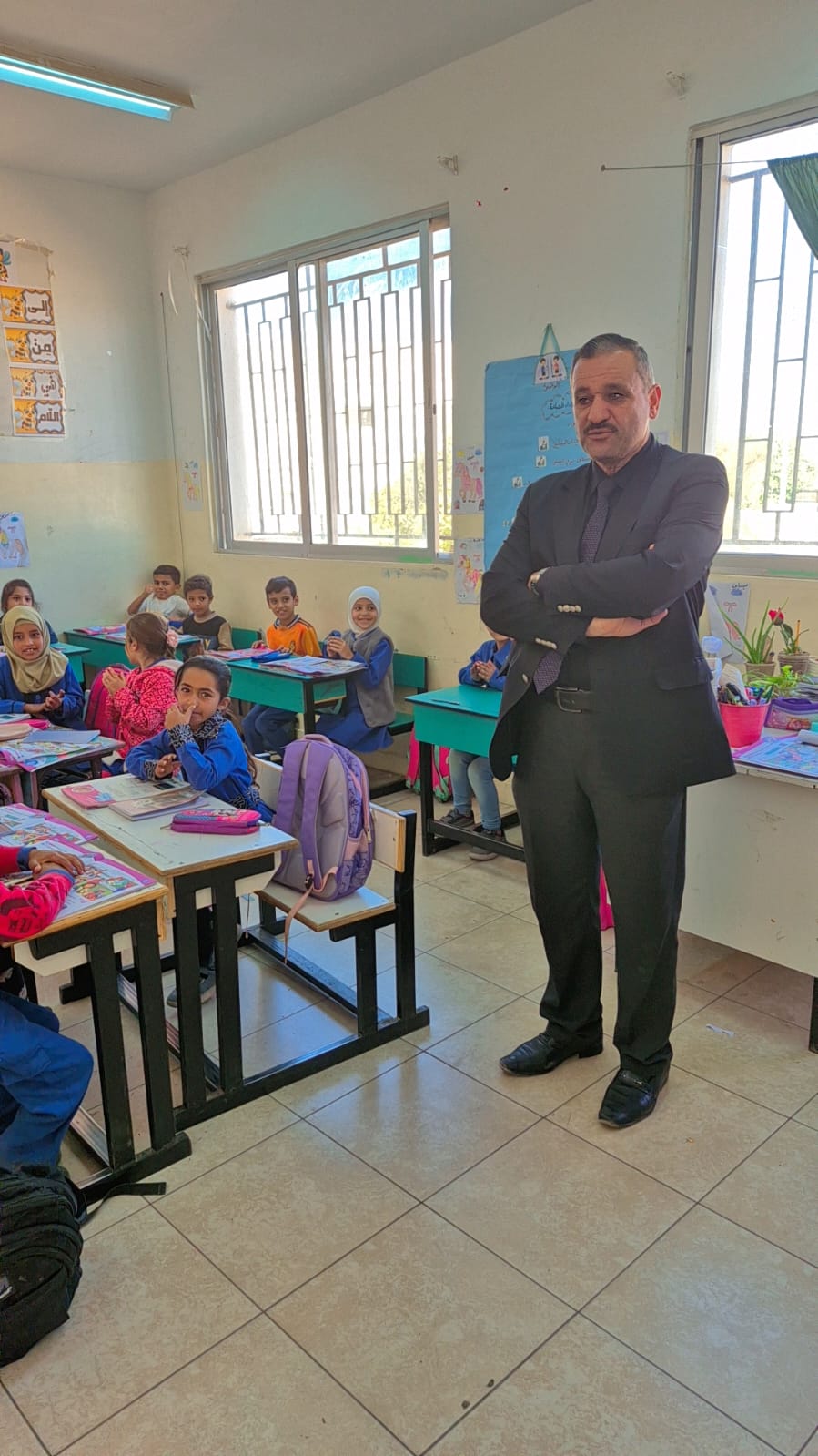مدير التربية والتعليم لواء الجيزة يتابع سير العملية التعليمية في عدد من مدارس اللواء