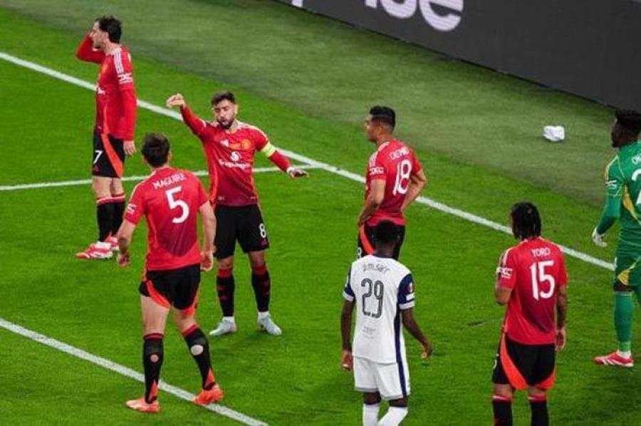 حلم كأس العالم يؤجل صفقة مانشستر يونايتد المُرتقبة