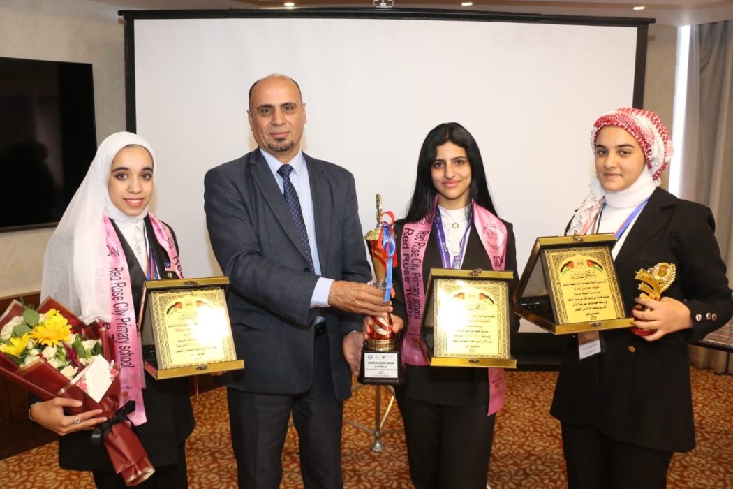 مدير تربية البترا يرعى حفل تكريم فريق مدرسة المدينة الوردية لحصولها على المركز الثاني عالميا في مسابقة الافرواسيوي للابتكار