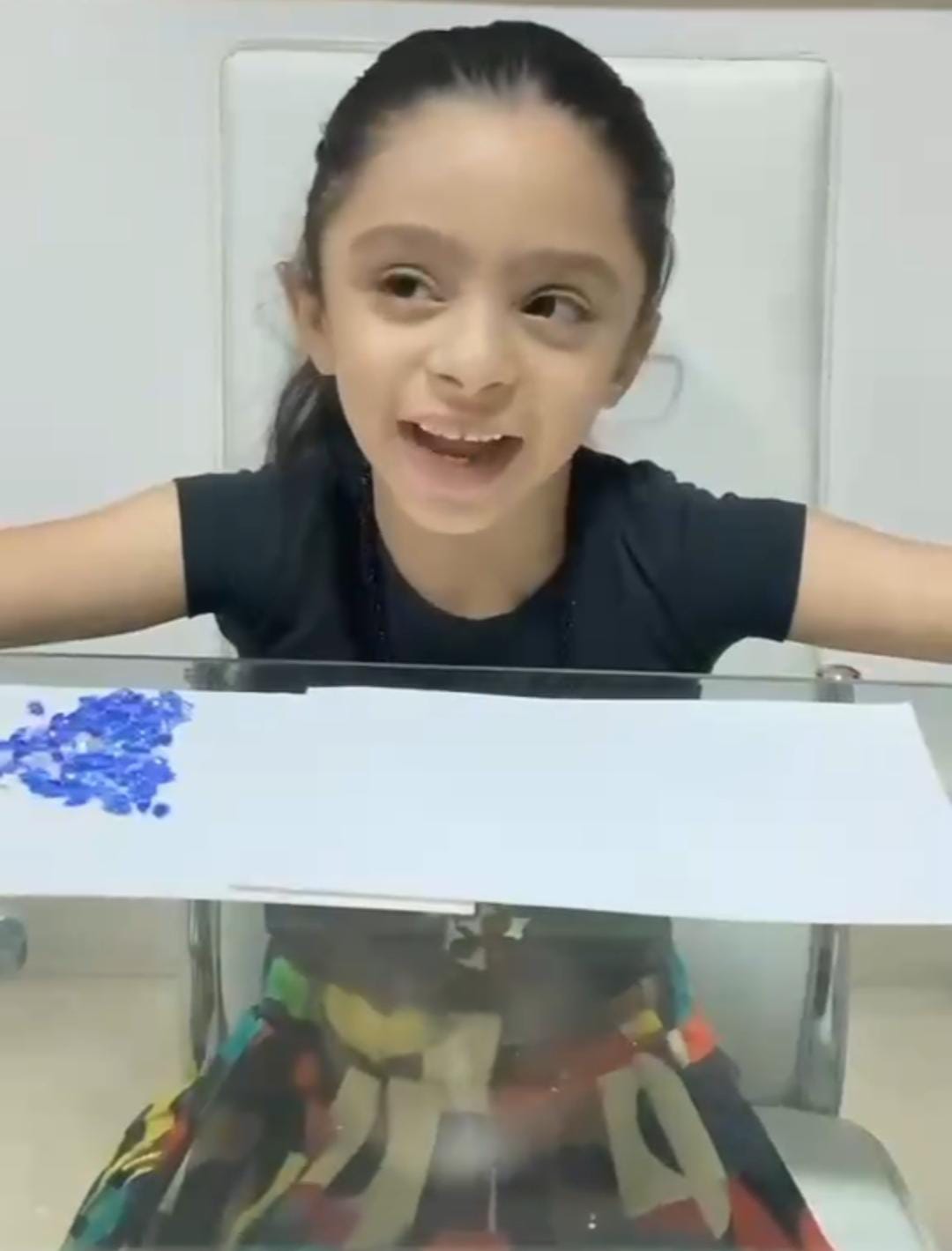 ماسه علي أبو صنوبر.... تُعد ماسة أصغر مصممات الالماس...فيديو