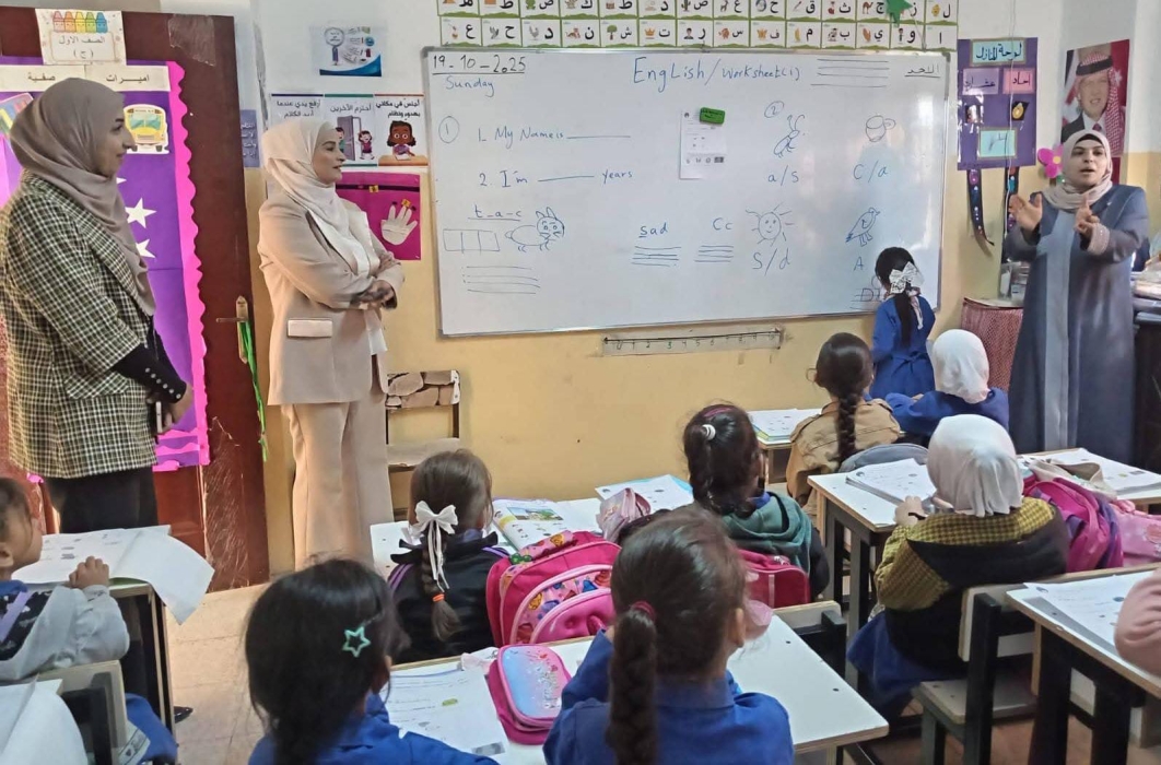 السواريس في زيارة ميدانية لمدرسة صفية بنت عبد المطلب الأساسية المختلطة.