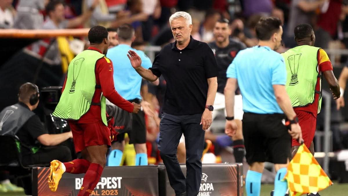 مورينيو: علاقتي بروما ستبقى دائمًا مصدر فخر واعتزاز .. ولا أعتقد أنني أستحق هذه الجائزة