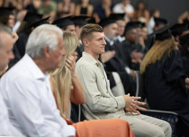 كروس ينتقد خيارات فليك: برشلونة كان منهكًا أمام ريال مدريد