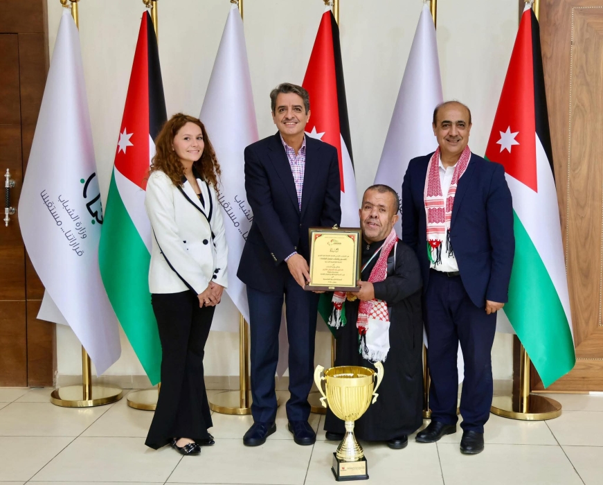 العدوان يهنئ أبطال المنتخب الوطني لقصار القامة بتتويجهم بلقب غرب آسيا الأول