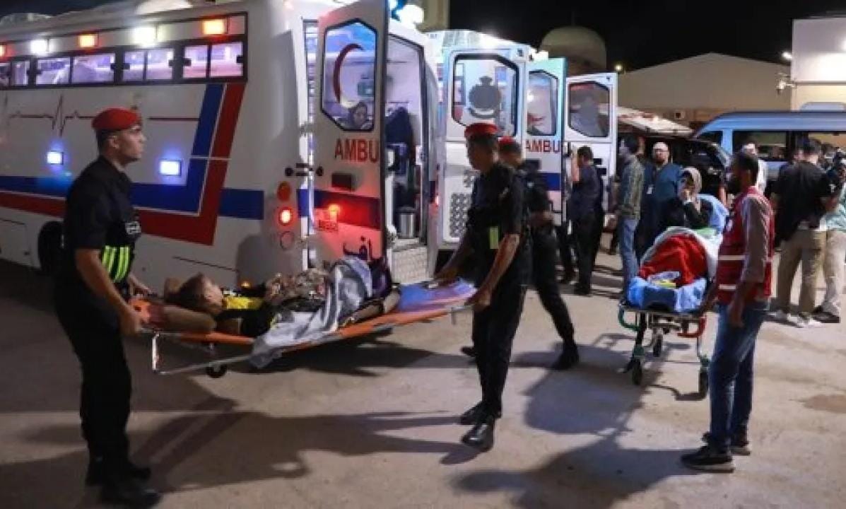 الجيش الأردني يقوم بإجلاء 20 مريضا و56 مرافقا من غزة