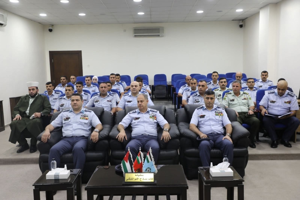 تخريج الدورة التأسيسية للضباط في مدرسة الأركان الصغرى في سلاح الجو