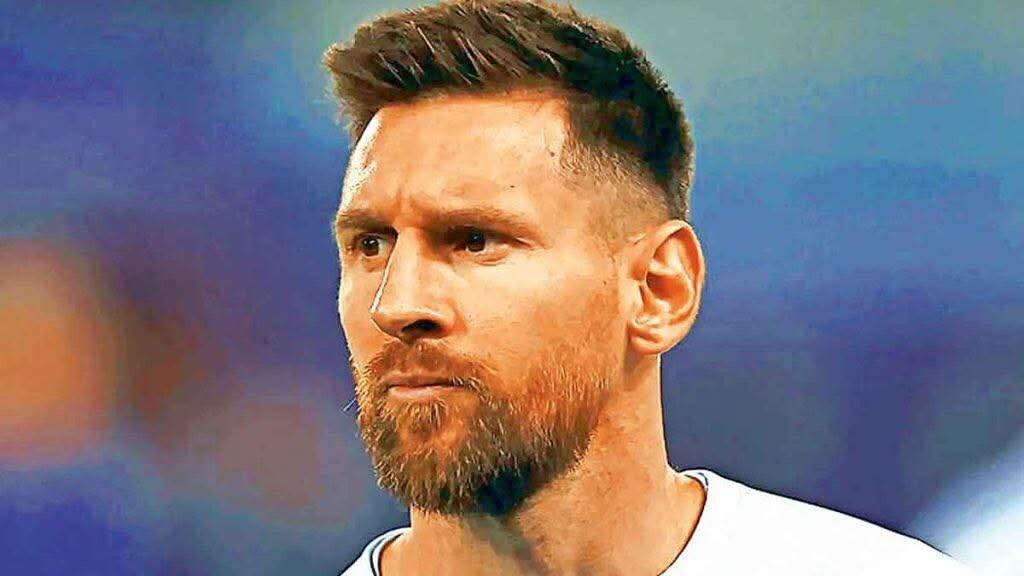 ميسي يخطط للتدخل في انتخابات رئاسة برشلونة 2026