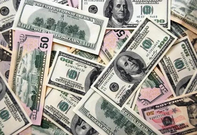 بسبب عادة يكرهها الجميع!.. رجل يفوز بنصف مليون دولار!