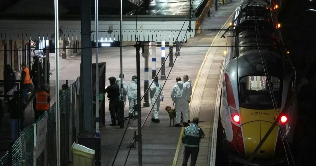 اعتقال شخصين في بريطانيا بعد سلسلة حوادث طعن على متن قطار