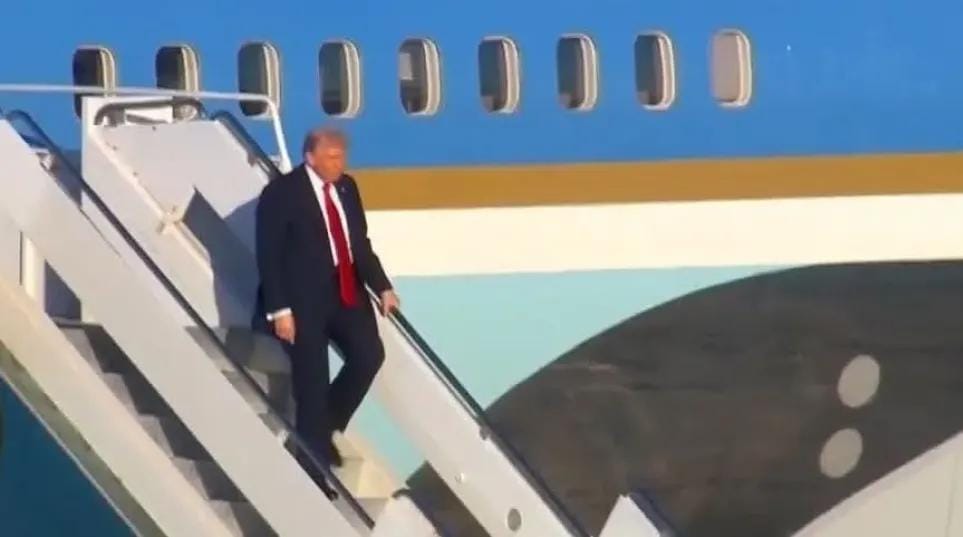 استطلاع رأى جديد يكشف أن ثلثى الأمريكيين يرون بلادهم تسير فى الاتجاه الخاطئ فى عهد ترامب