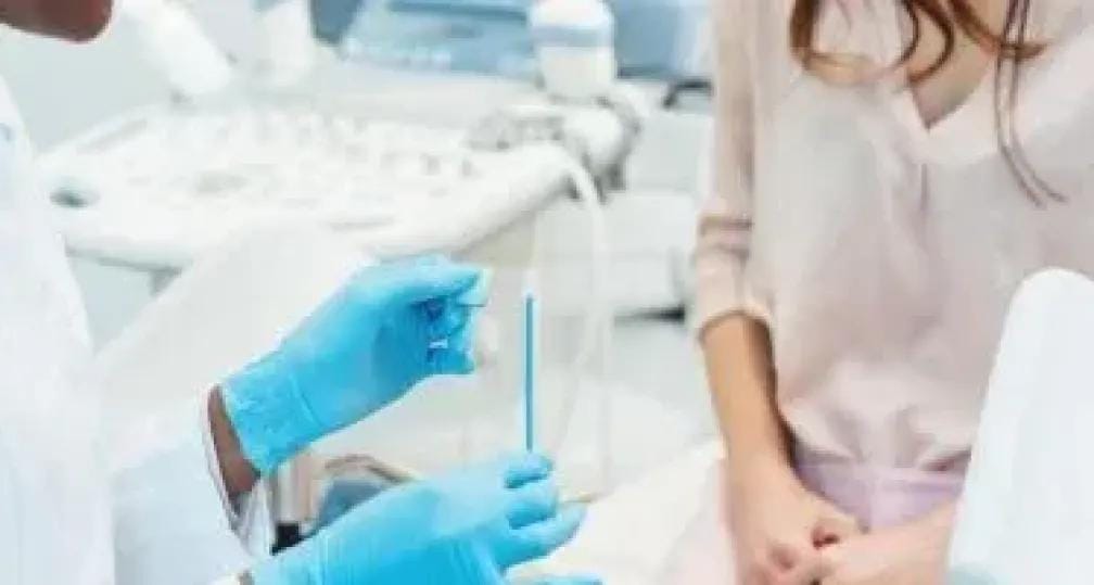 3 اختبارات دم بسيطة تنقذ حياتك.. تعرف على أهمية فحص مستوى الدهون والسكر وكثافة العظام