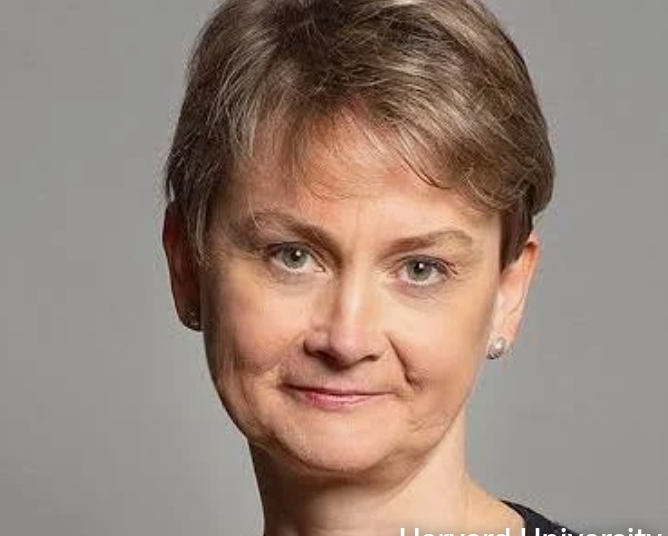 وزيرة الخارجية البريطانية: أهالي غزة لا يمكنهم الانتظار للحصول على المساعدات