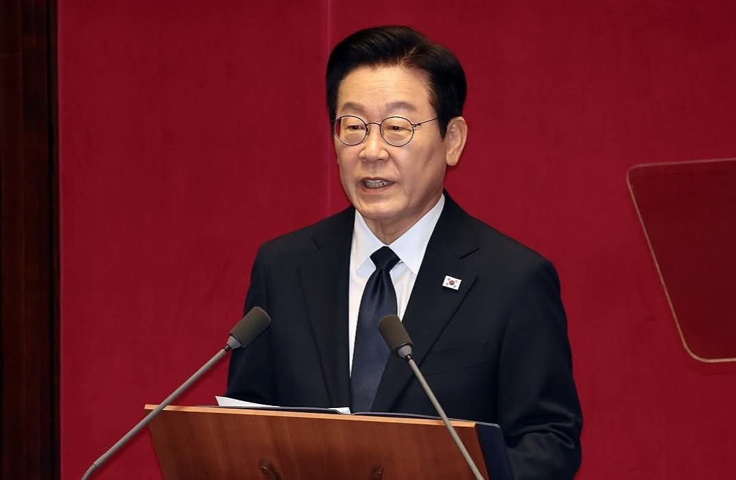 الرئيس الكوري الجنوبي يتعهد بتحقيق دفاع يعتمد على الذات وبذل جهود للحوار مع كوريا الشمالية