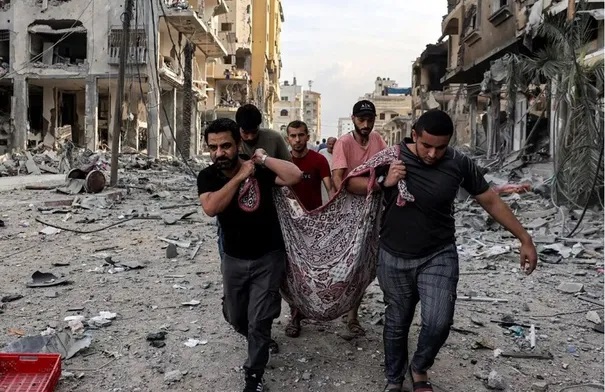 استشهاد فلسطيني وإصابة آخر برصاص مسيرة إسرائيلية شرق غزة