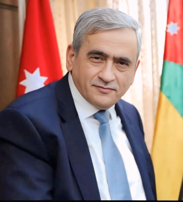 رئيس الجامعة الأردنية: أفضّل الزيارات المفاجئة... والانضباط سلوك قبل أن يكون نظامًا