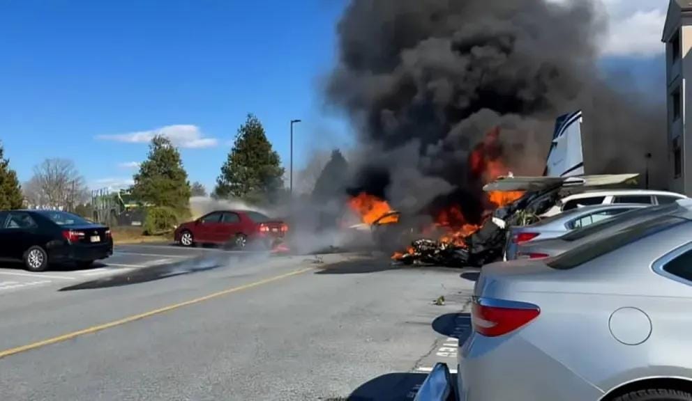 تحطم طائرة يو بي إس في كنتاكي.. لحظات رعب في مطار لويفيل وإعلان حالة الطوارئ