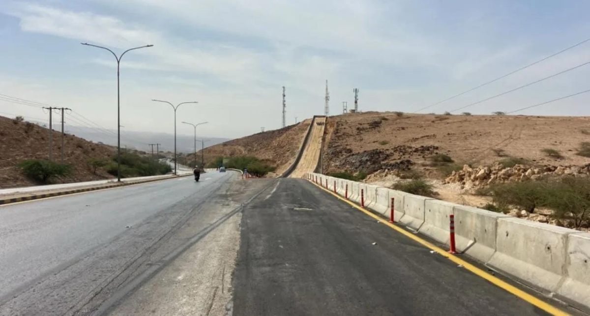 إنشاء 3 مهارب النجاة على طريق العدسية – البحر الميت