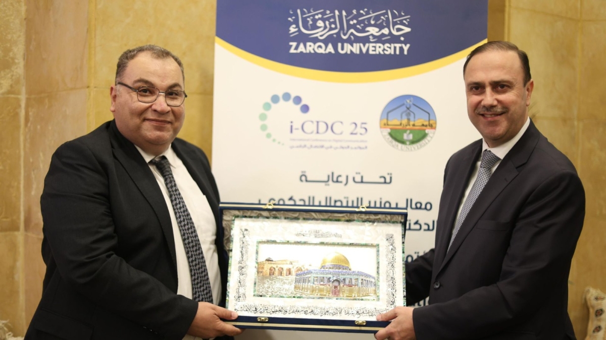 المومني يلتقي الباحثين المشاركين في المؤتمر الدولي في الاتصال الرقمي بجامعة الزرقاء