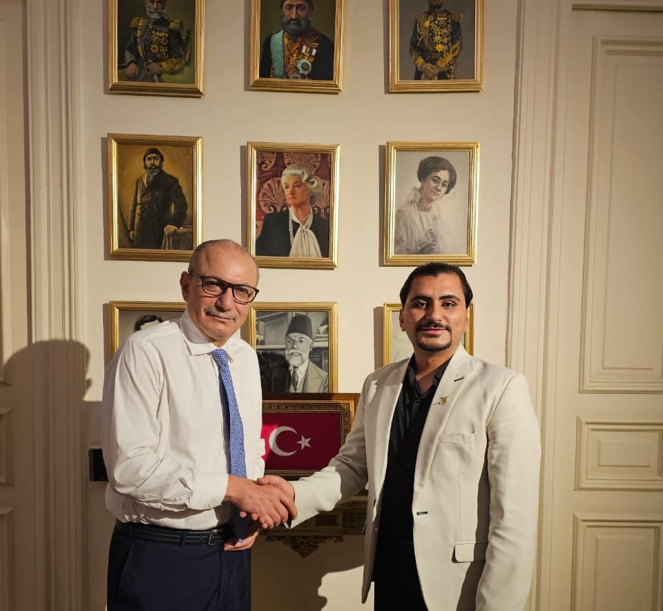السفير التركي بالقاهرة صالح موطلو شن يستقبل عبدالوهاب كرم الحلوي في لقاء رفيع المستوى داخل مقر السفارة