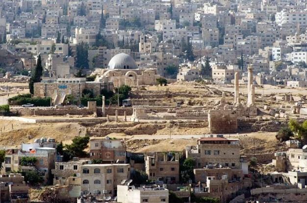 طقس معتدل في معظم المناطق الجمعة