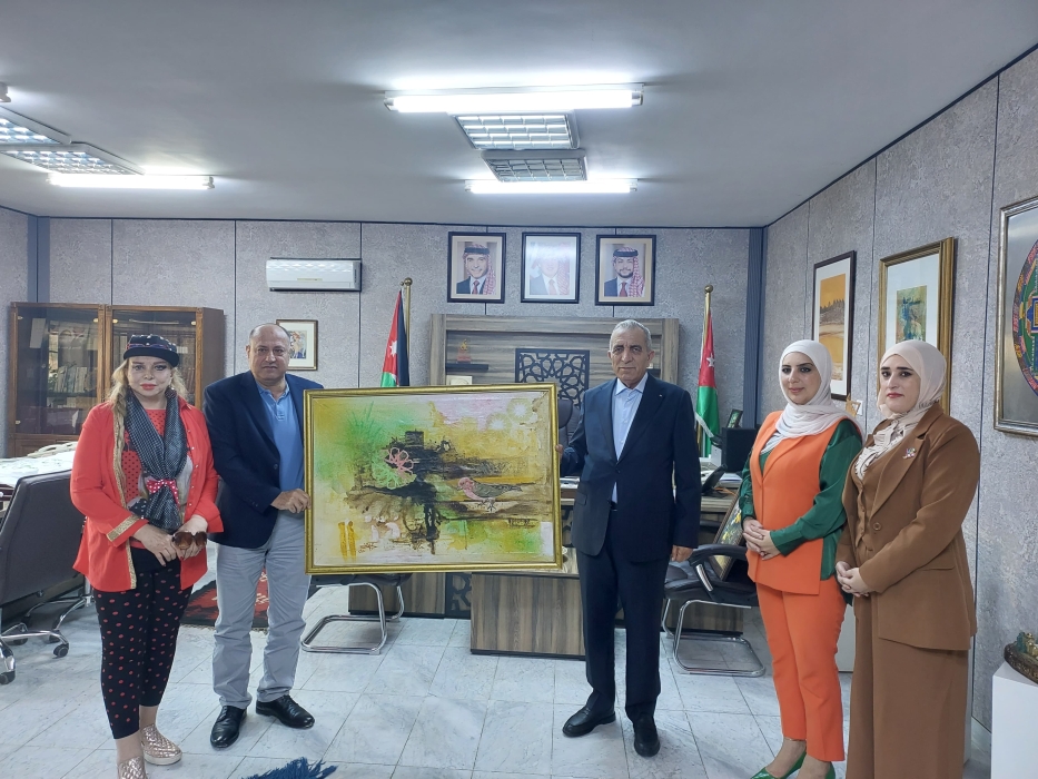 وزير الثقافة يلتقي وفدا من   جمعية الرواد للفنون التشكيلية