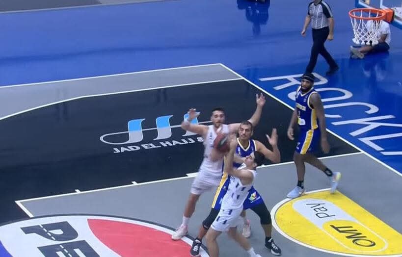 سلة لبنان: هوبس يقاوم الرياضي ربعا واحدا قبل الانهيار