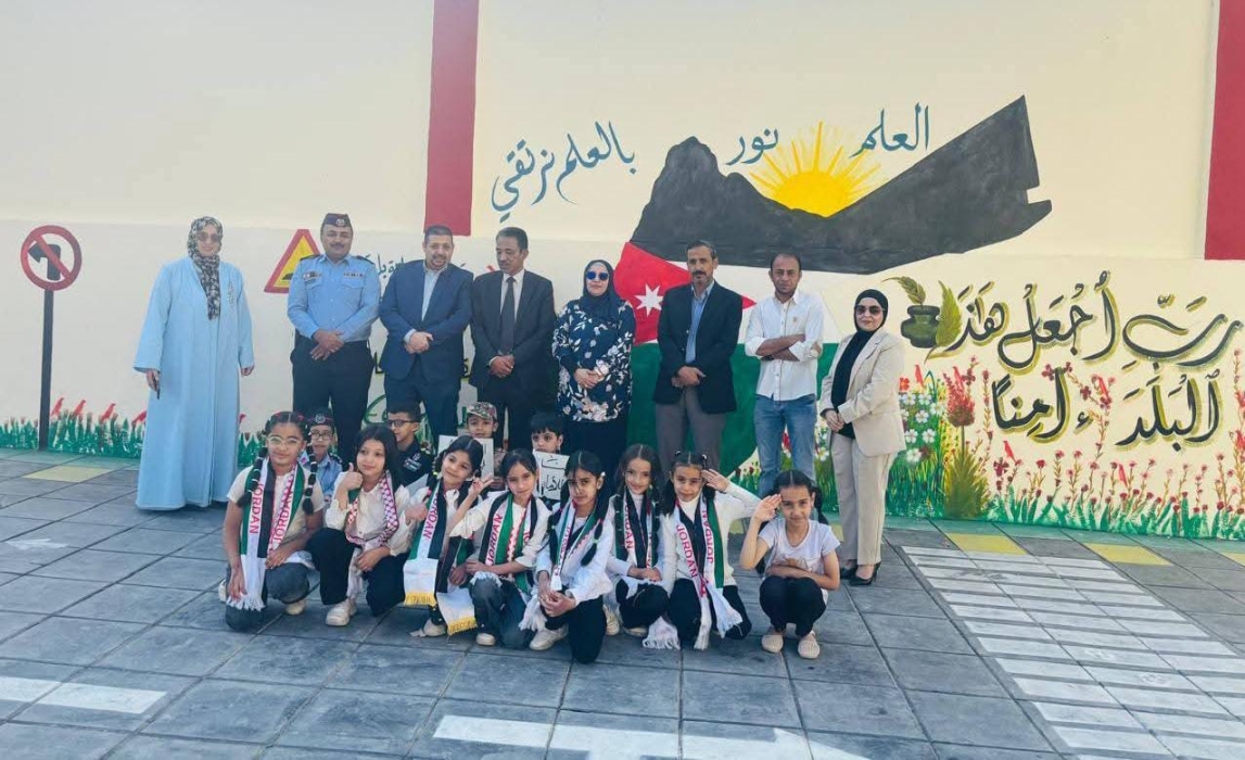 مدير تربية الموقر  يفتتح الحديقة المرورية والجدران التفاعلية في مدرسة الذهيبة الغربية الأساسية