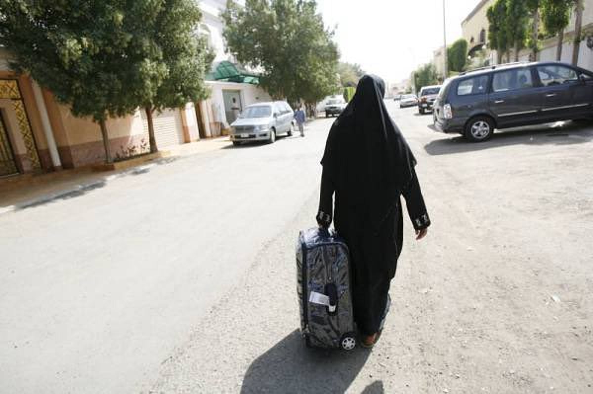 مدير الإقامة والحدود: ملاحقة قانونية وغرامات مشددة بحق من يؤوي أو يتدخل في هروب الخادمات