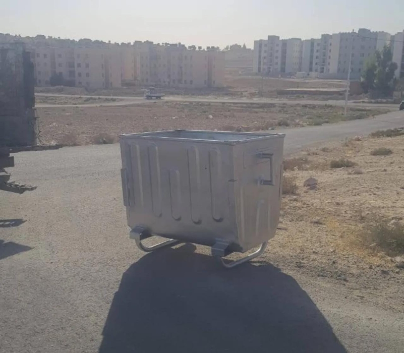 ضبط عصابة مختصة بسرقة الحاويات في الزرقاء