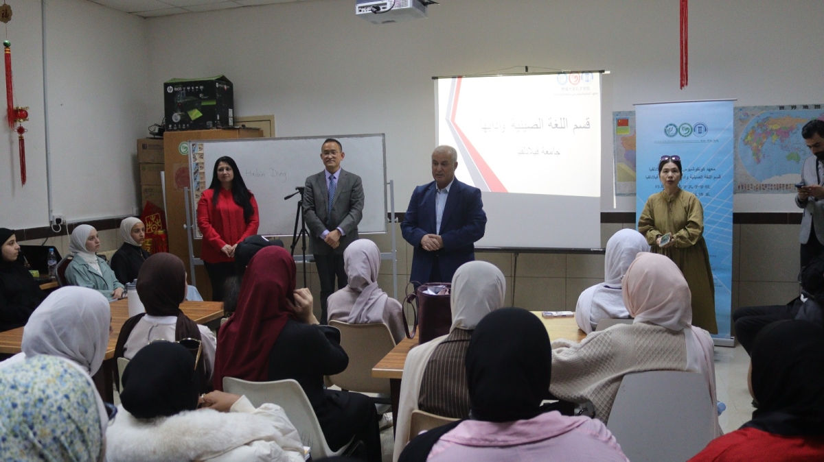 رئيس جامعة فيلادلفيا يرعى احتفالات استقبال الطلبة الجدد ويؤكد دعم الابتكار والإبداع