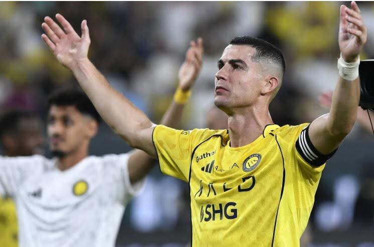 رونالدو يفاجئ مؤتمر الرياض ويعلن: مونديال 2026 حتماً سيكون الأخير في مسيرتي