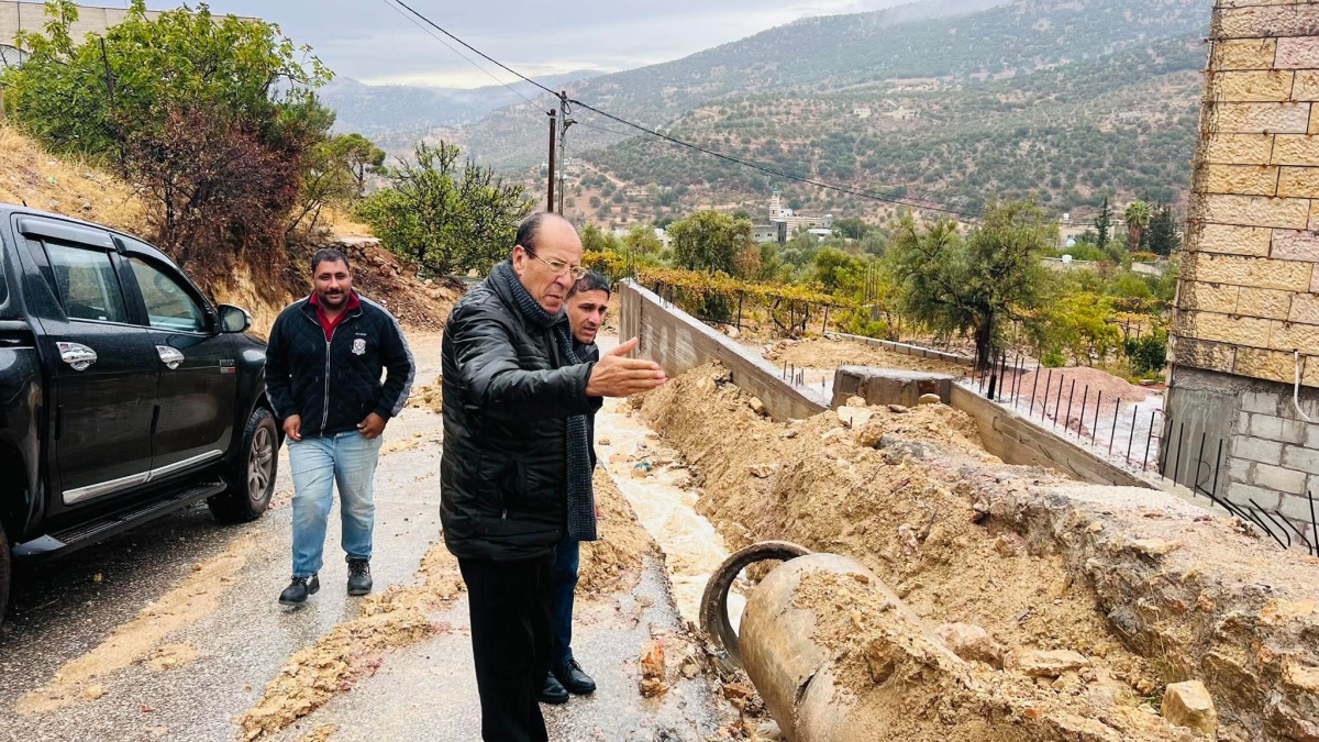العرود يتابع ملاحظات المواطنين بعد أمطار الخير… واستجابة ميدانية فورية من كوادر بلدية كفرنجة الجديدة