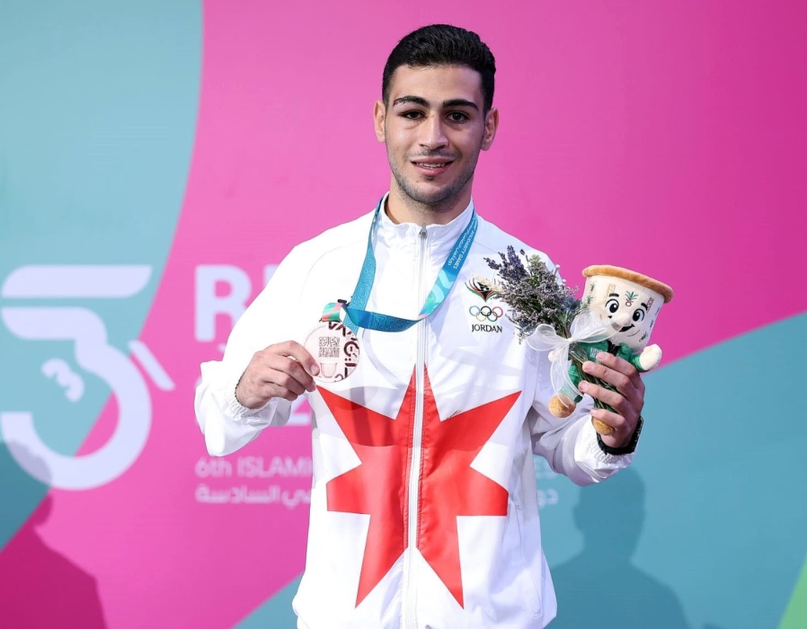 لاعب منتخب المواي تاي يزن السيفي يحصد ميدالية برونزية