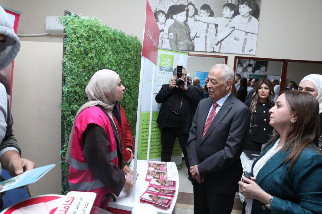 العيسوي يرعى فعاليات يوم طبي مجاني في نادي خريجي الكلية العلمية الإسلامية بعنوان (صحة العمر الذهبي)...صور