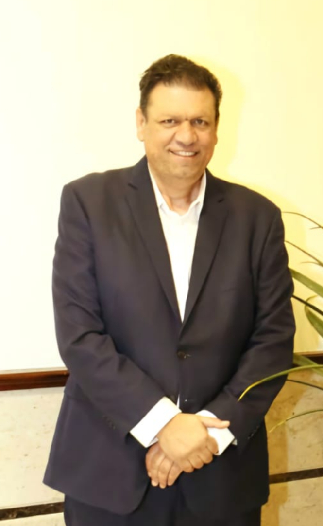 فرج يكتب :العالم على حافة الهاوية بين تحوط العرب وصراع القوى الكبرى