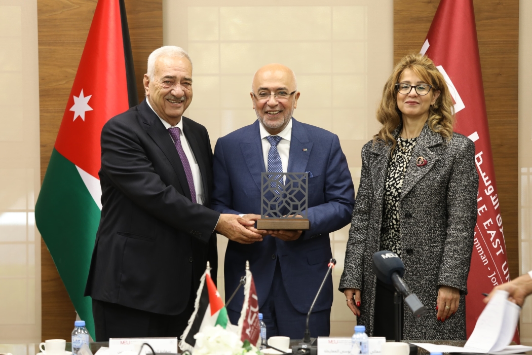 المعايطة يرعى افتتاح دورة مجلس اتحاد البرلمان الطلابي في جامعة الشرق الأوسط